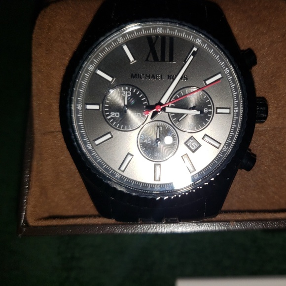 Michael Kors watch - Picture 2 of 4